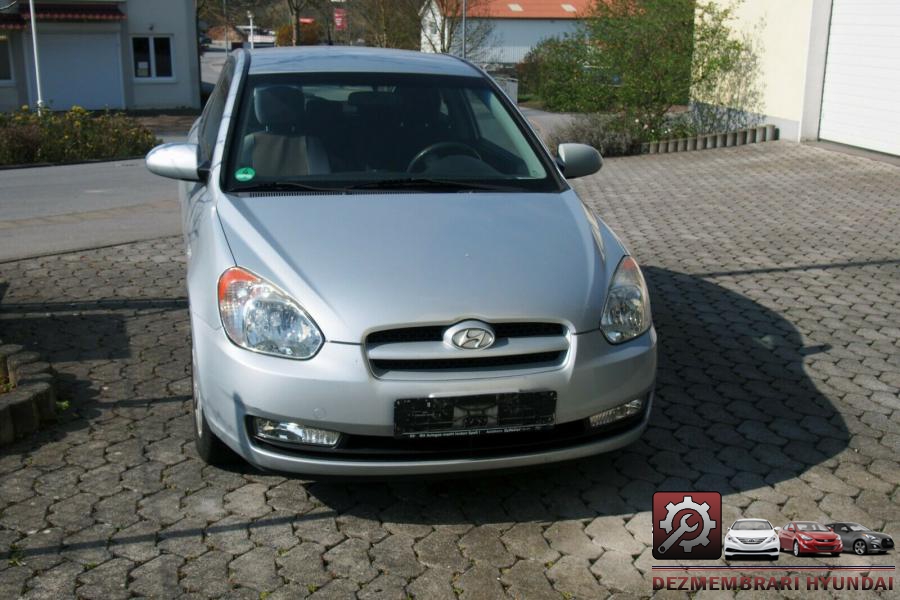 Aripa spate hyundai accent 2009