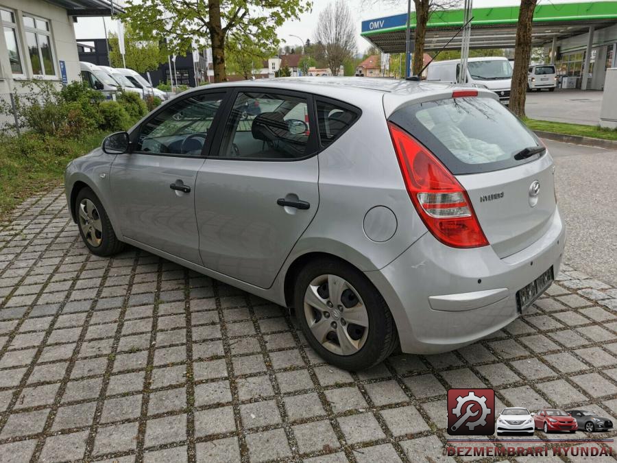 Bancheta spate hyundai i30 2009