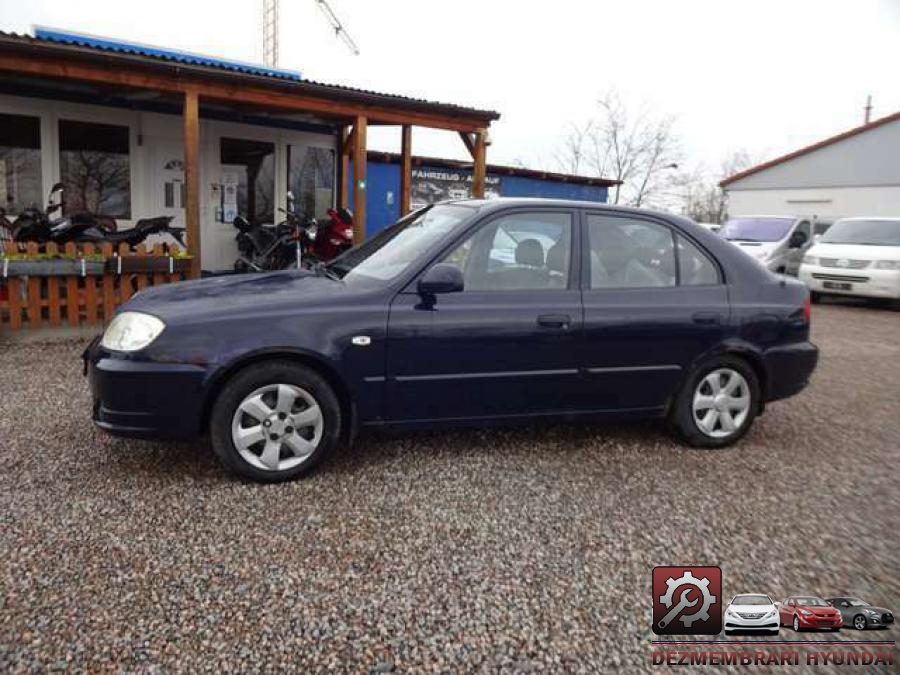 Bara spate hyundai accent 2009