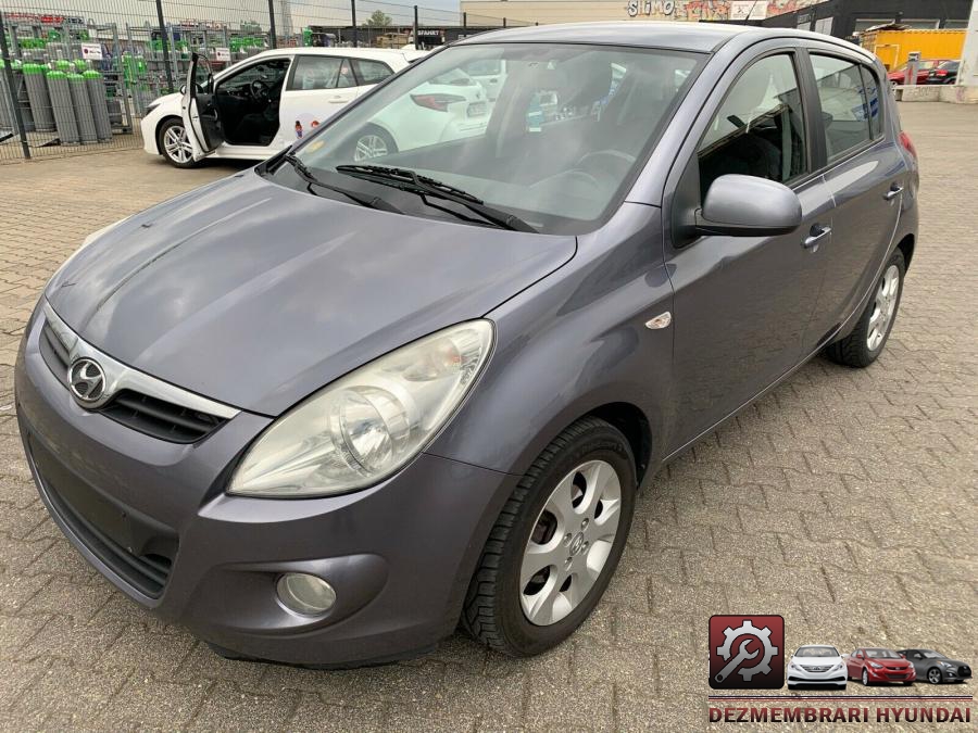 Punte spate hyundai i20 2011