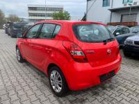 Bara spate hyundai i20 2011