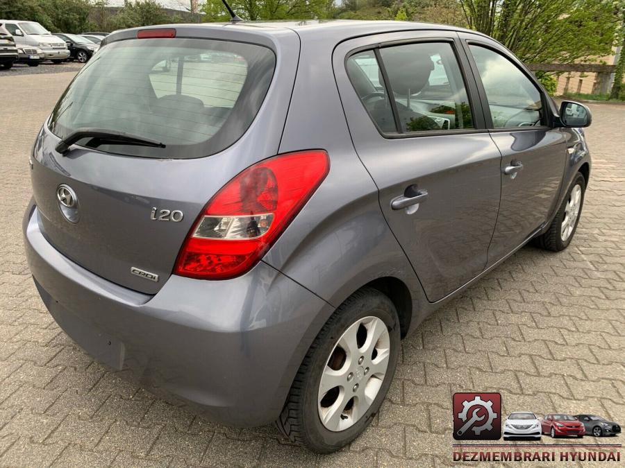 Traversa hyundai i20 2011